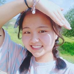 她进娱乐圈吃瓜却红了